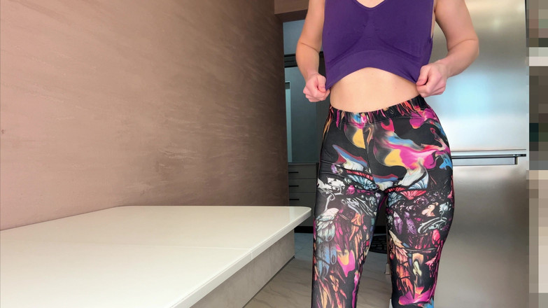 ArinaMills: Det hetaste bordet gnugga och våt fitta orgasm