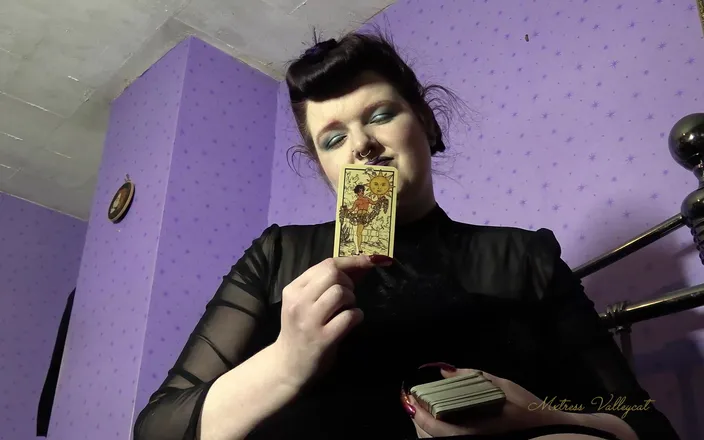 Mxtress Valleycat: Card Flip Findom