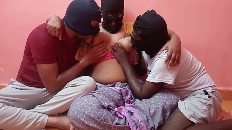Tamil lesbian: 쓰리섬 핫한 빨고 자위