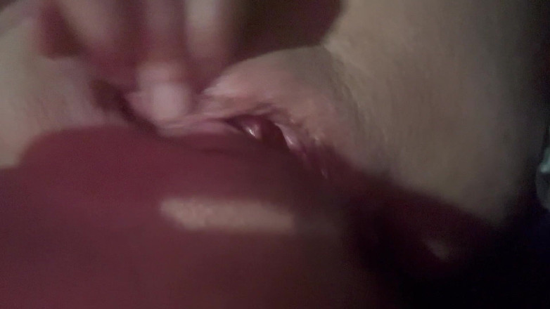 Kendra 69: 내 쪼이는 백마 보지를 가지고 노는 중