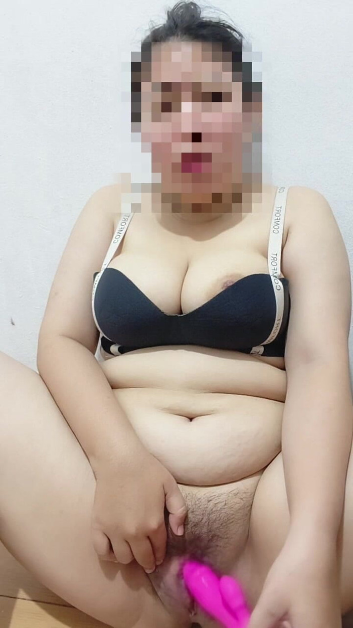 Vaginabig88: Jane je osamělá kočička