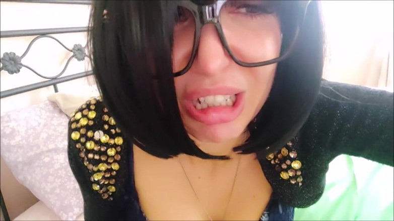 savannahamatoriale: Oh no, figliastro! Sei schizzato sul mio vestito