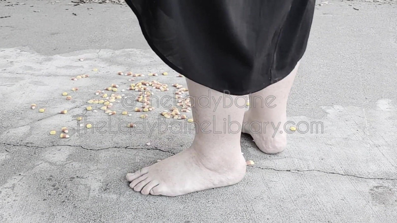 TheLadyBaine: Iblis telanjang ssbbw candy corn dihancurkan