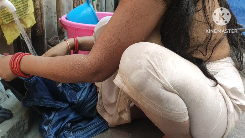 Anita yadav: Indyjska żona pokazuje nagie kąpiele