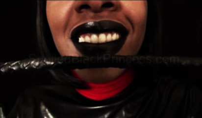The Goddess Simone: Gothic lipstick foot worship