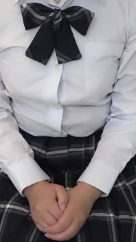 Boyish Bageri Skönhet med ett oskyldigt hjärta upptäcker en hemlig passion bortom hennes blyga första intryck