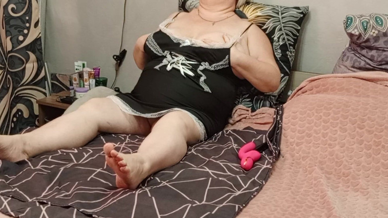 Zona901: Киска мачехи хочет большой хуй