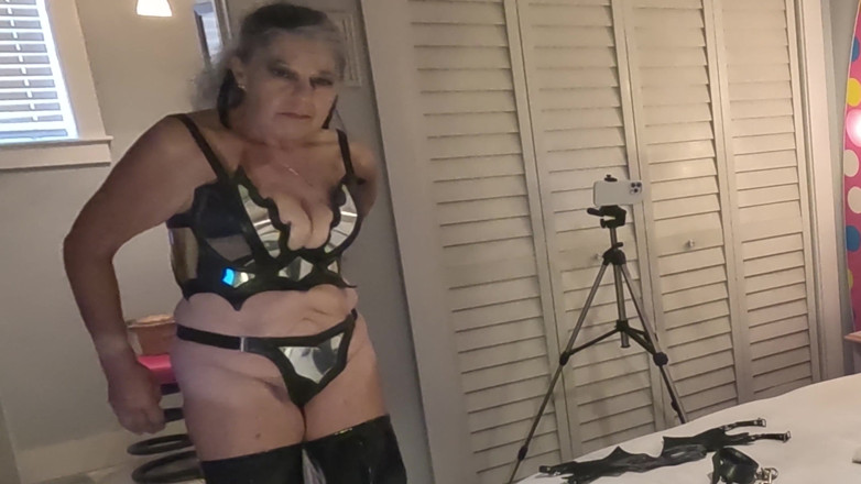 AmelieRMoreau: Amelie Dominatrix