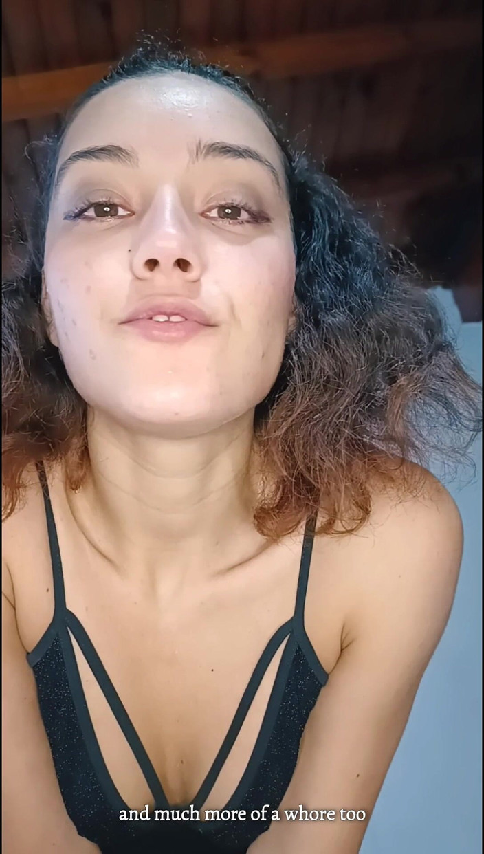 Productoraeros: Dominatoare umilitoare în POV: Te-am scuipat pe tine, te folosesc, și iubita...