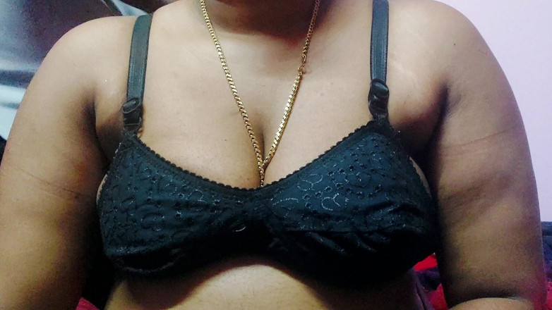 Desi Mohini: Ateşli yenge üvey erkek kardeşiyle yalnız