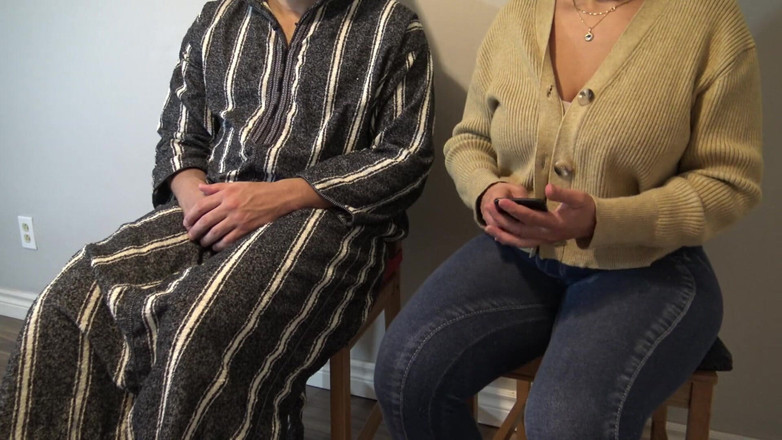 Souzan Halabi: Nadržená americká MILF prosí o obrovského arabského ptáka na veřejnosti