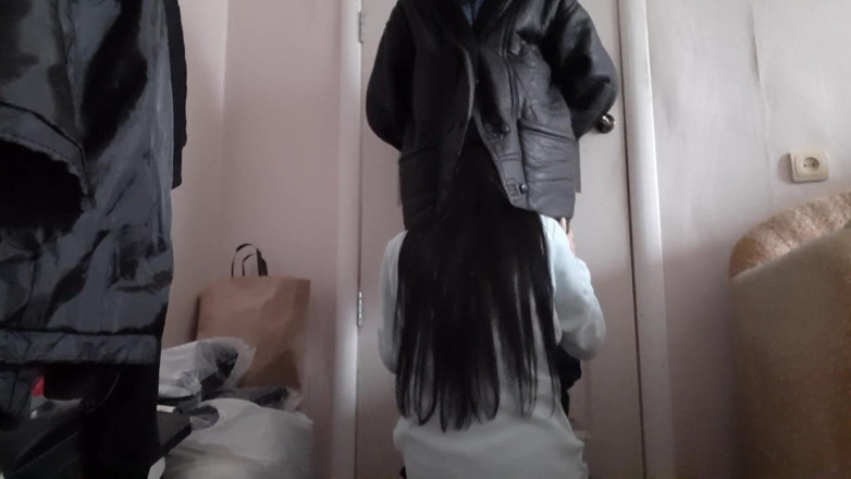 Lesbian-candys: Я быстро кончаю в рот соседке, потому что ее муж уже начал открывать входную дверь