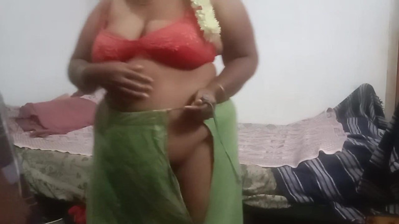 Santhi89: Gospodină tamilă Santhi se fute tare cu fostul iubit