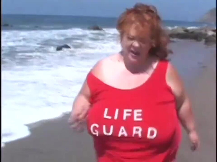 2 much love: Ugly fat lifeguard pussy fucking