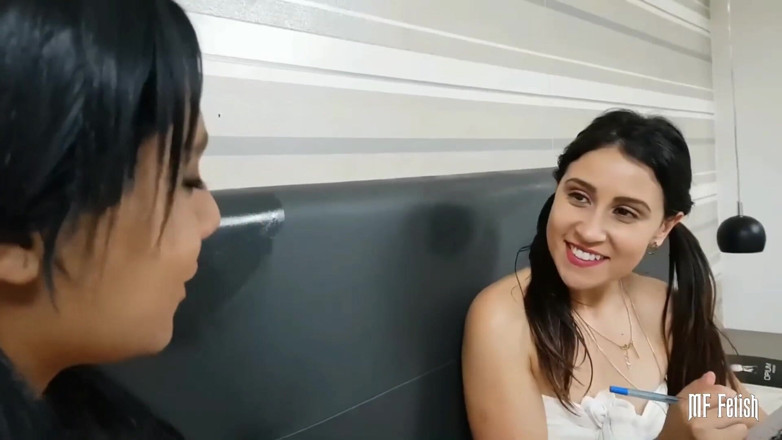 Sapphic Latinas: मैं सिखाऊंगा कि लड़की की गांड की पूजा कैसे करनी है