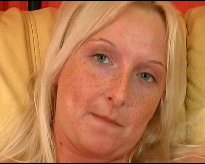 Homemade Market: Blonde dame aus deutschland spielt gerne beim casting mit ihrer...