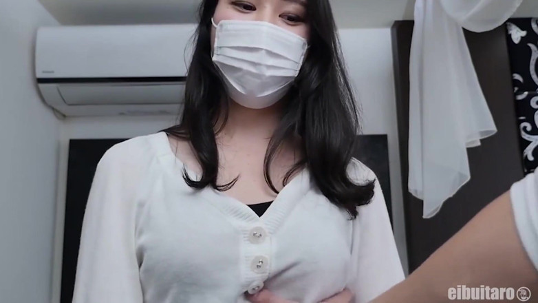 Sky Angel: POV에서 털이 무성한 보지를 따먹고 질싸하는 달콤한 아시아 십대