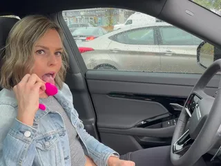 Kommen auf festplatte mit üppigem ferngesteuerten vibrator