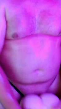 Muskulöser Papi Fickt Sein Sextoy Verdammt