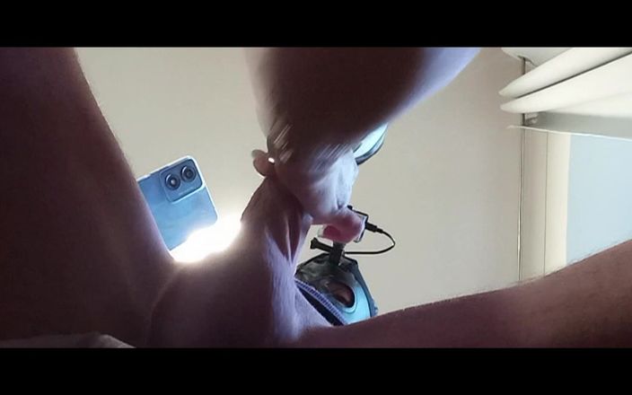 LauraOnHeels: Je suis tellement douée pour faire des pipes qu’il ne...