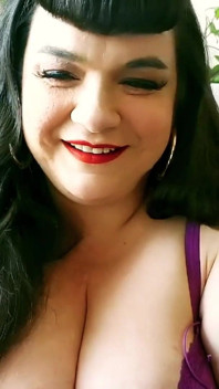 Une Grosse Bite Se Fait Vider Par Ses Gros Seins Matures N 2