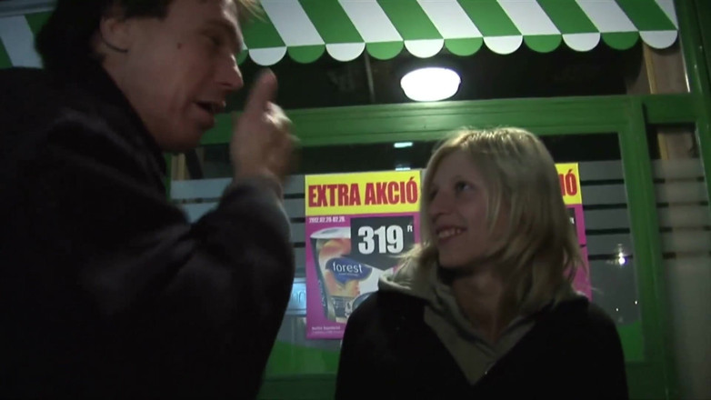 Backdoor Films: Loira garota é fodida em seus dois buracos