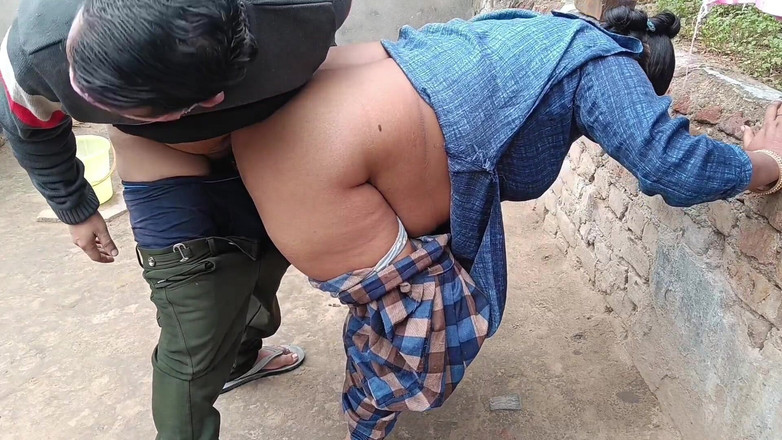 Yourgeeta8899: Sexy novia india con su novio, ella se ducha primero,...