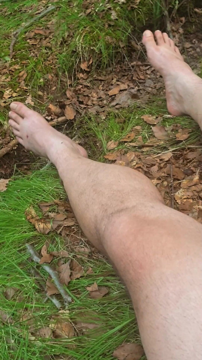 Aaron91: Ich gehe nackt durch den Wald. Die Suche nach einem...