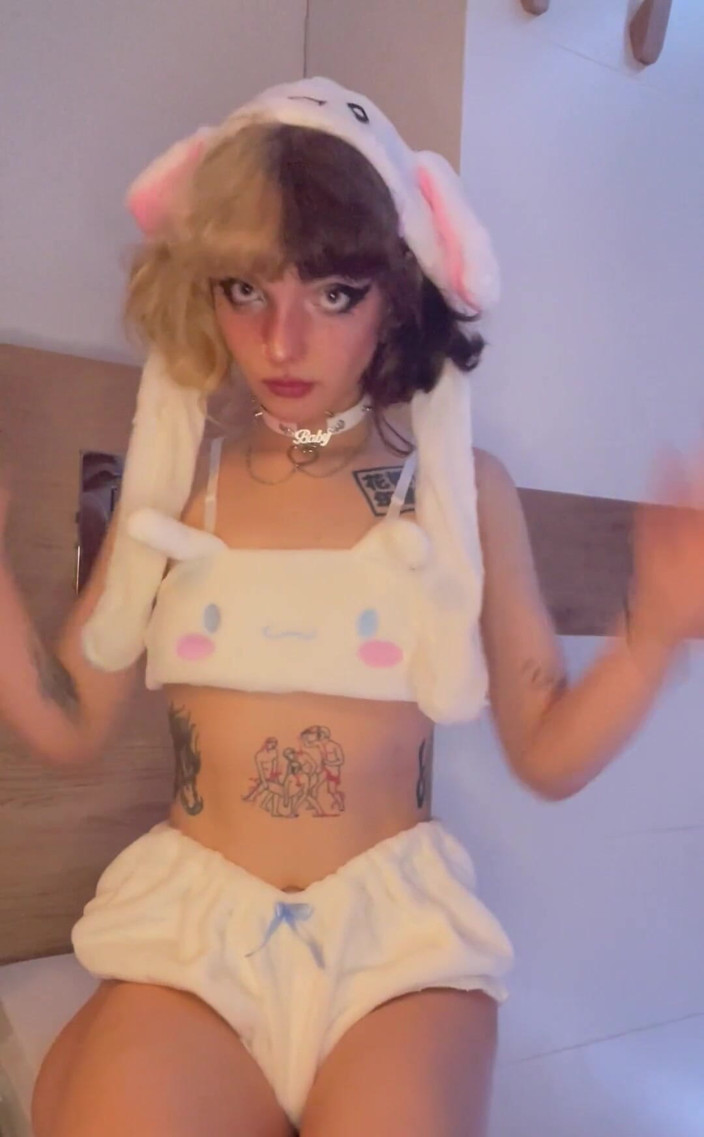 Soft Vulgar: 你喜欢这个小衣服怎么样？超级舒服