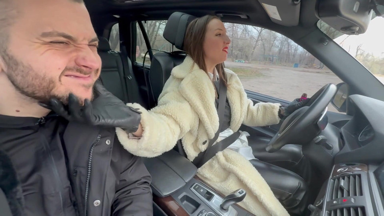 Hottie goddess: Per kink di lattazione al comando della mamma in macchina