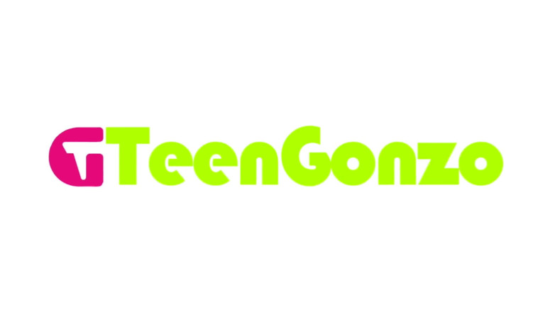 Gonzo Living: TeenGONZO - Kleio Valentien과 Bonnie Rotten이 잉크를 빨고 젖어
