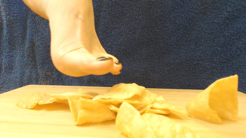 Abby Anna: ASMR क्रश चिप्स नंगे पैर की उंगलियां तलवों