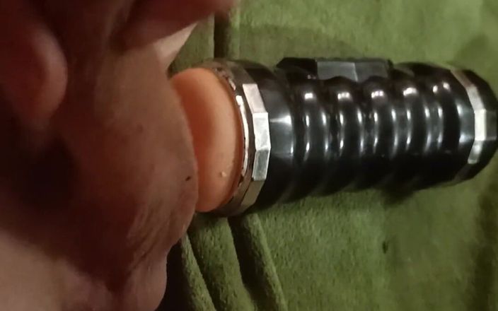 kickerscooter: 31 çekiyor, boşalıyor, sikişiyor...