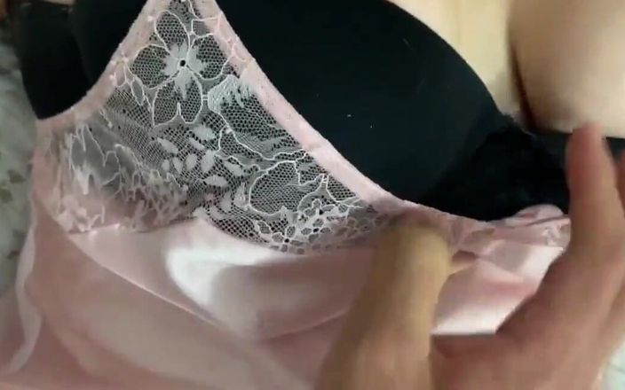 Ivana Montana: 甘い義理の姪が一人で家にいて、私は彼女とセックスしました