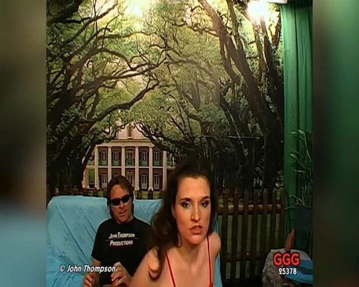 German Porn: Brunetka děvka dostane její obličej promočený v mrdce během tvrdého...