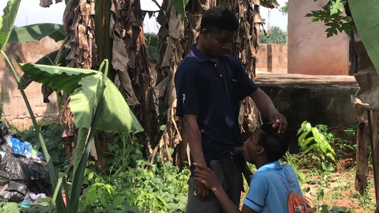 Amateur Teen Studio: Voy tarde a la clase, follame en lugar de enviarme...