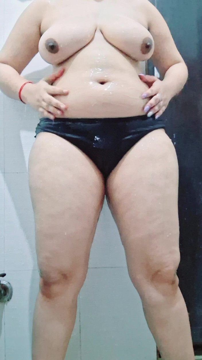 Riyathakur: Quente indiana menina recebe dedo em anal indiano quente sexo