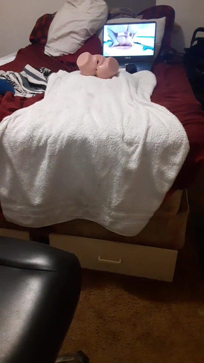 Panchohorny: Ich masturbiere in einer Live-Show