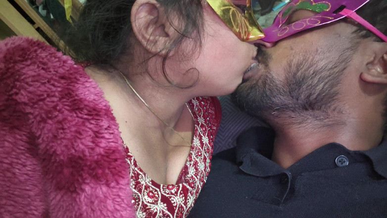 Dreamguys: Desi Hot Wife Kissed with Boobs Sucking, Indian Hot Sexy...