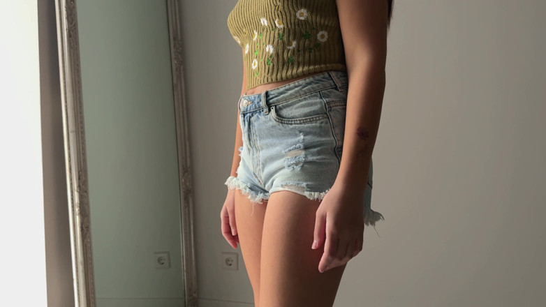 Sugary Kitty: J’ai baisé ma demi-sœur et sa chatte creampie, mais c’était...