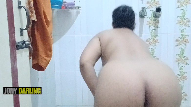 Jony Darling: Leek video kamar mandi tante desi