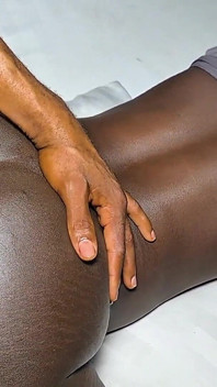 Ebony bere sladký sex od nevlastního bratra