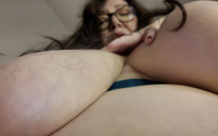 cutejayne: Vizinha Sorrateira Punida Por Gigante