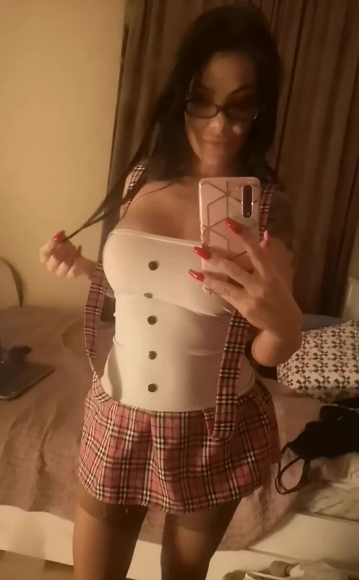 MissMonicaPerez: Galen visar upp