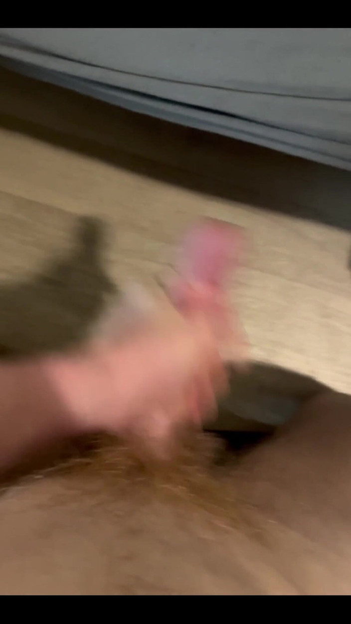 Johnny69227: Verrückter großer cumshot!