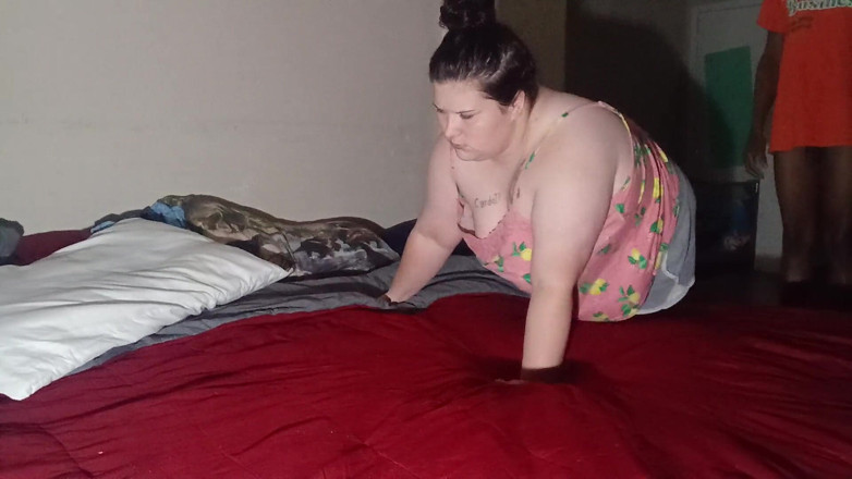 Big uhaul: Pepek gemuk dikongkek pepeknya ke belakang dia suka dihenjut keluar