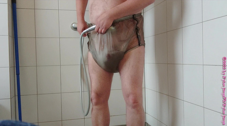 Carmen_Nylonjunge: Nylonjunge Test nietrzymanie moczu 2, mocz