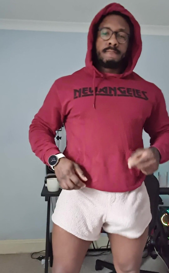 Amadeus: Jjmalibu'dan bu peluş şortları seviyorum