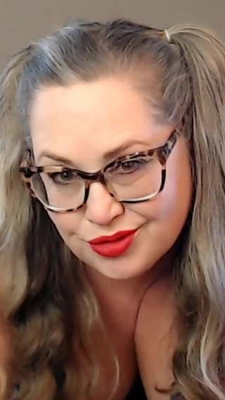 Lily Bay: Jerk off Instruction Cum Countdown Horny Mature with Fat Ass