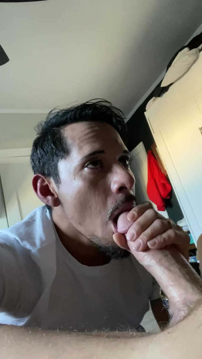 Texas-Toxicos: Une papi latino avale une énorme éjac par une grosse bite blanche